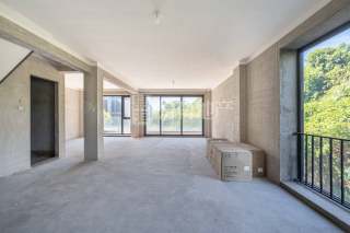 绿城富春玫瑰园(公寓住宅) 1室 207.00m² 378万