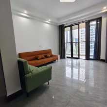 秦忆荣府南区 4室2厅3卫 145.00m² 2500元/月