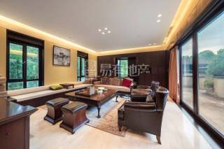 悦山礼苑 5室3厅4卫 272.00m² 2300万