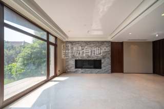 悦山礼苑 4室2厅4卫 234.00m² 1298万