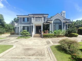绿城七里香溪 5室3厅3卫 313.54m² 3470万
