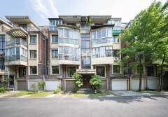 三江鸣翠蓝湾(公寓住宅) 3室2厅3卫 198.80m² 275万
